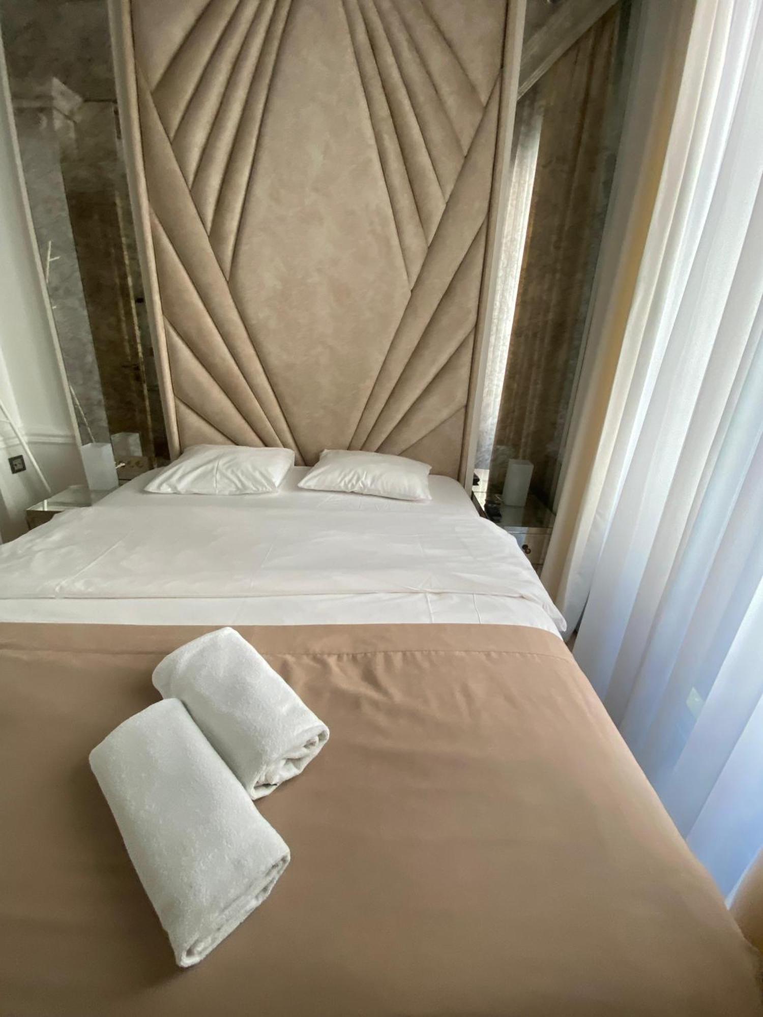 Ab Residences -Cihangir Luxury Antique Apartment Истанбул Екстериор снимка